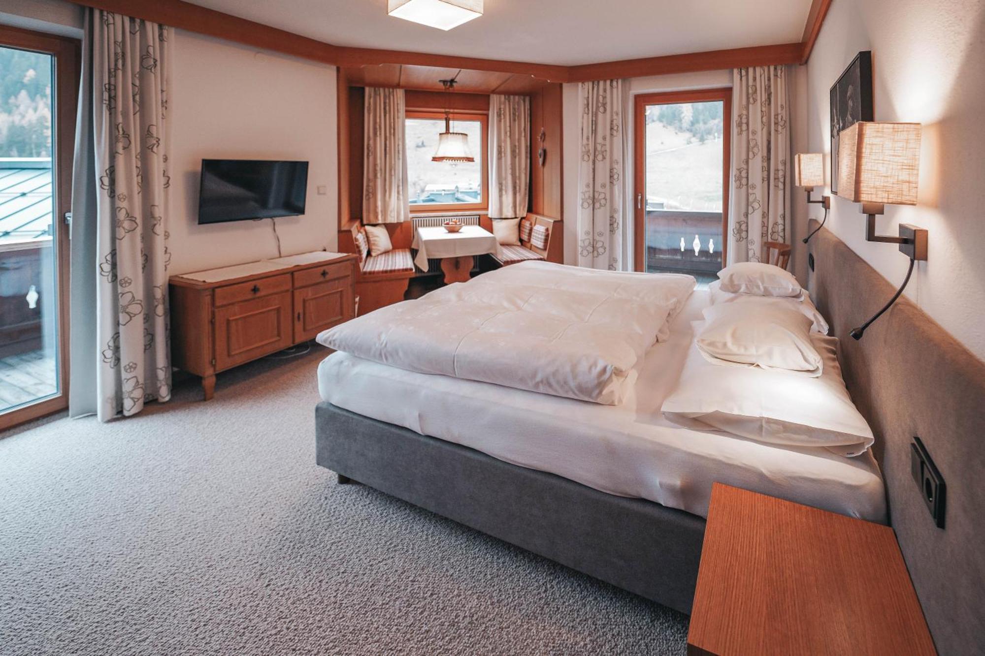 Hotel Garni Almjur Sankt Anton am Arlberg Ngoại thất bức ảnh